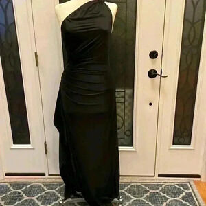Black Mermaid Dress NWOT silk like material size medium Amazon pallet